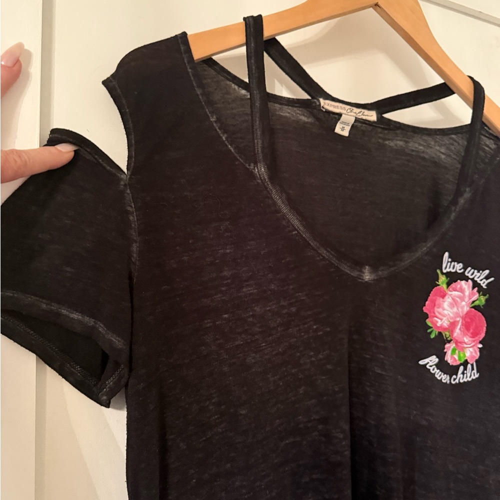 Express Cold Shoulder Tee - Picture 3 of 7